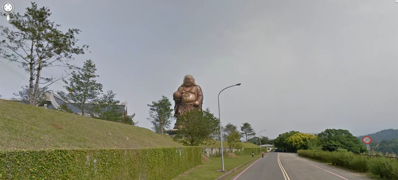 Illustration for article titled Monumentos anónimos en Street View: Google también difumina su cara